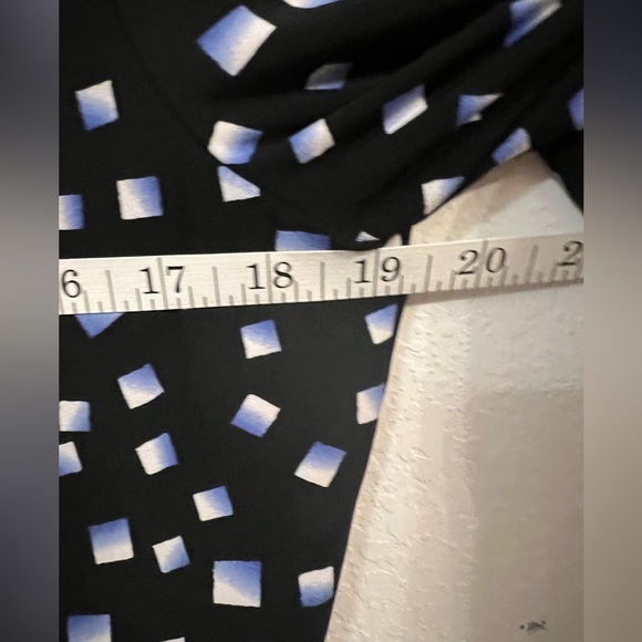 🌻WHBM Elegant Ombré Cube Design Dress - Picture 16 of 16